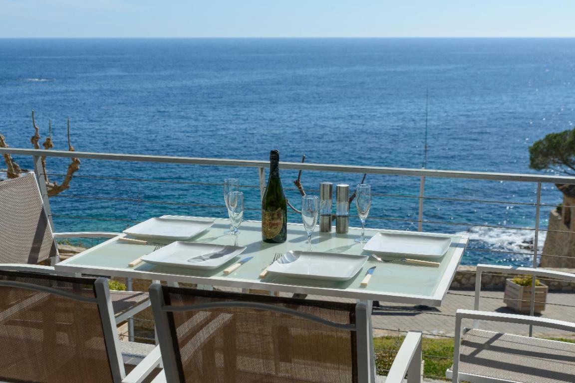 Apartamento Frente Al Mar En La Mejor Ubicacion De Calella Калея де Парафругел Екстериор снимка