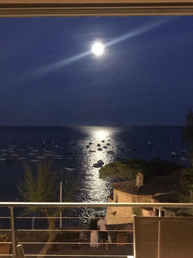 Apartamento Frente Al Mar En La Mejor Ubicacion De Calella Калея де Парафругел Екстериор снимка