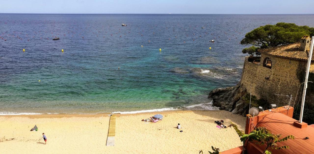 Apartamento Frente Al Mar En La Mejor Ubicacion De Calella Калея де Парафругел Екстериор снимка